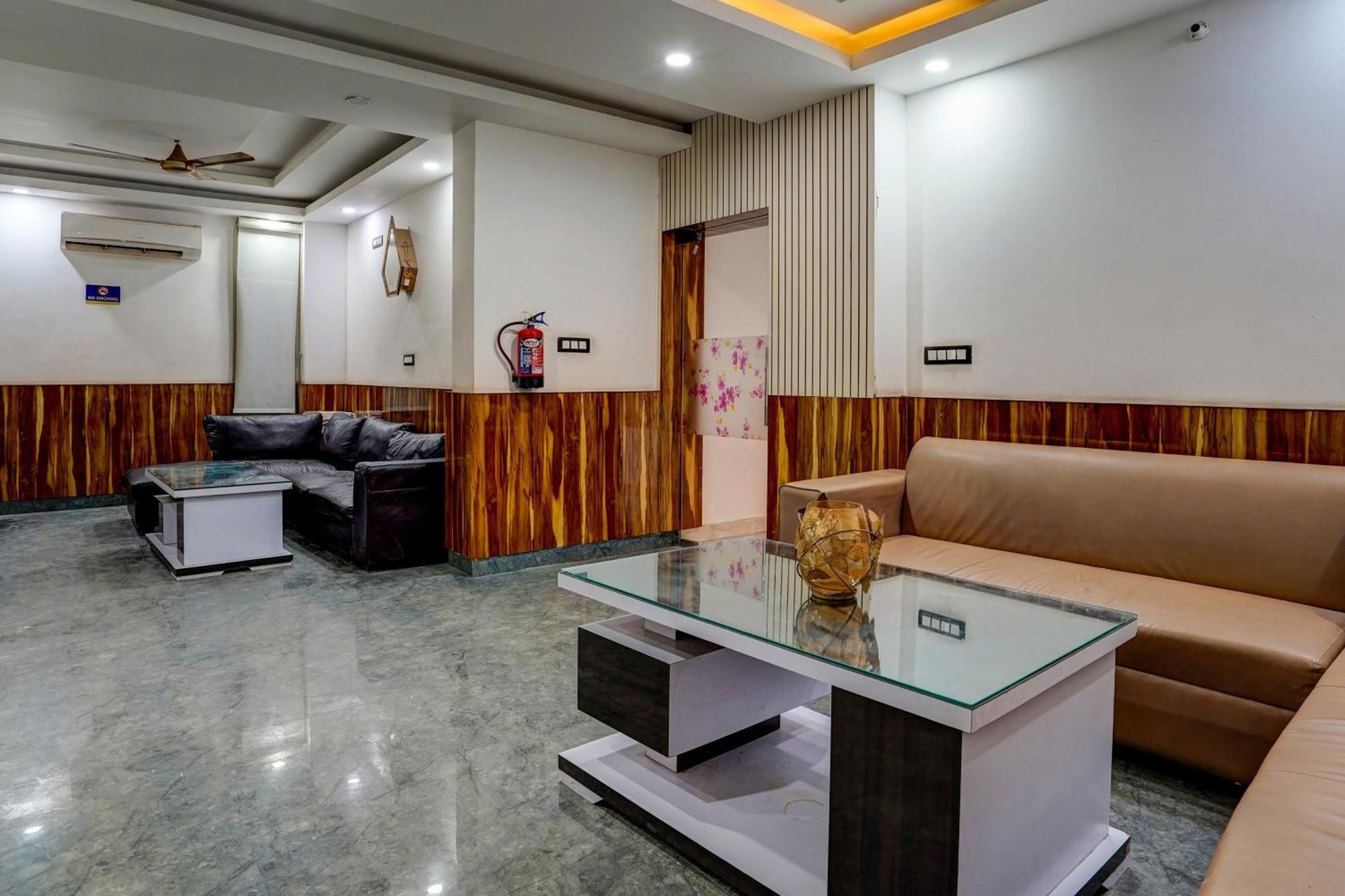 Hotel Hight Krone A Family Hotel Near Igi Airport Delhi Új-Delhi Kültér fotó