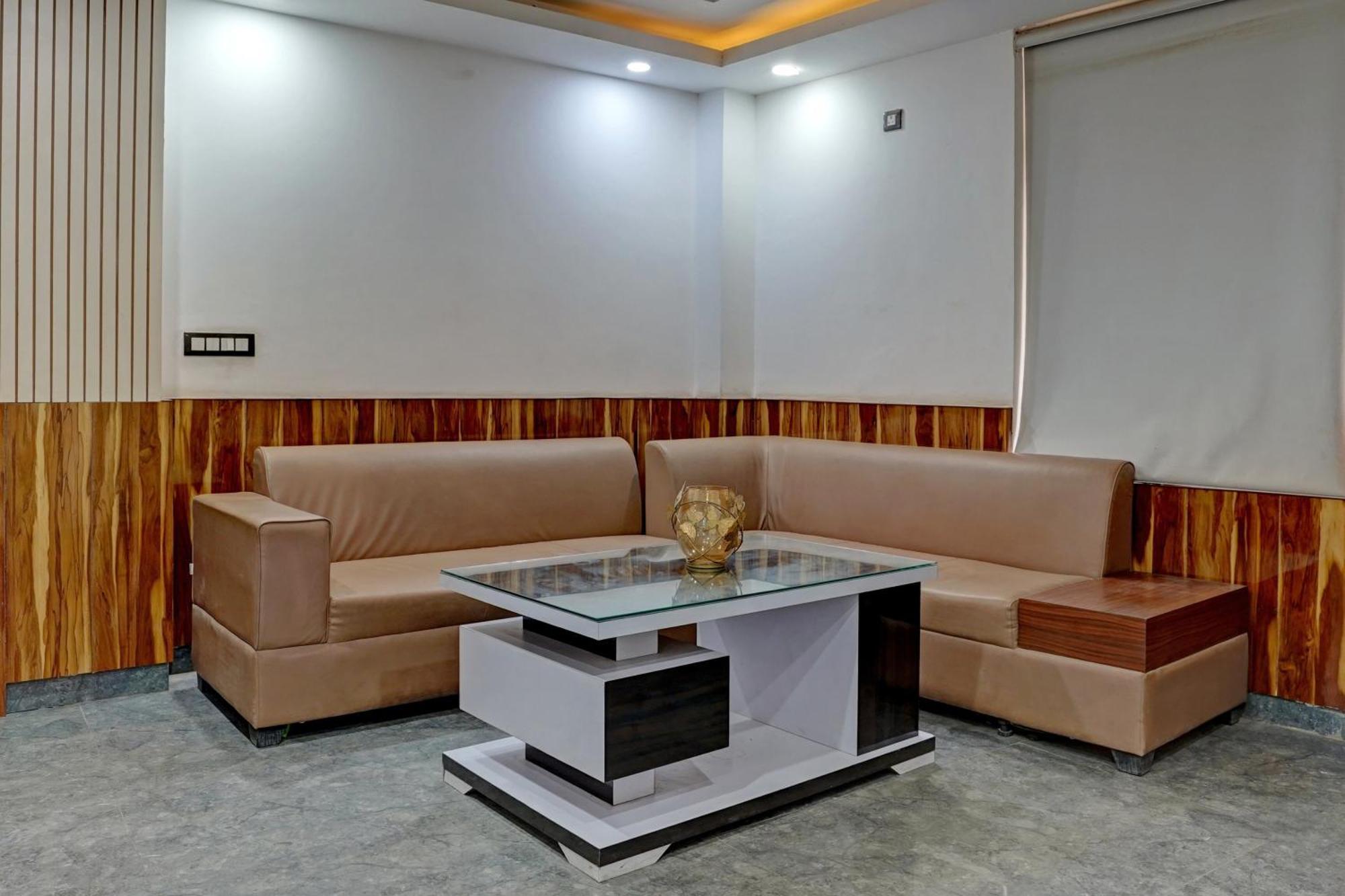 Hotel Hight Krone A Family Hotel Near Igi Airport Delhi Új-Delhi Kültér fotó